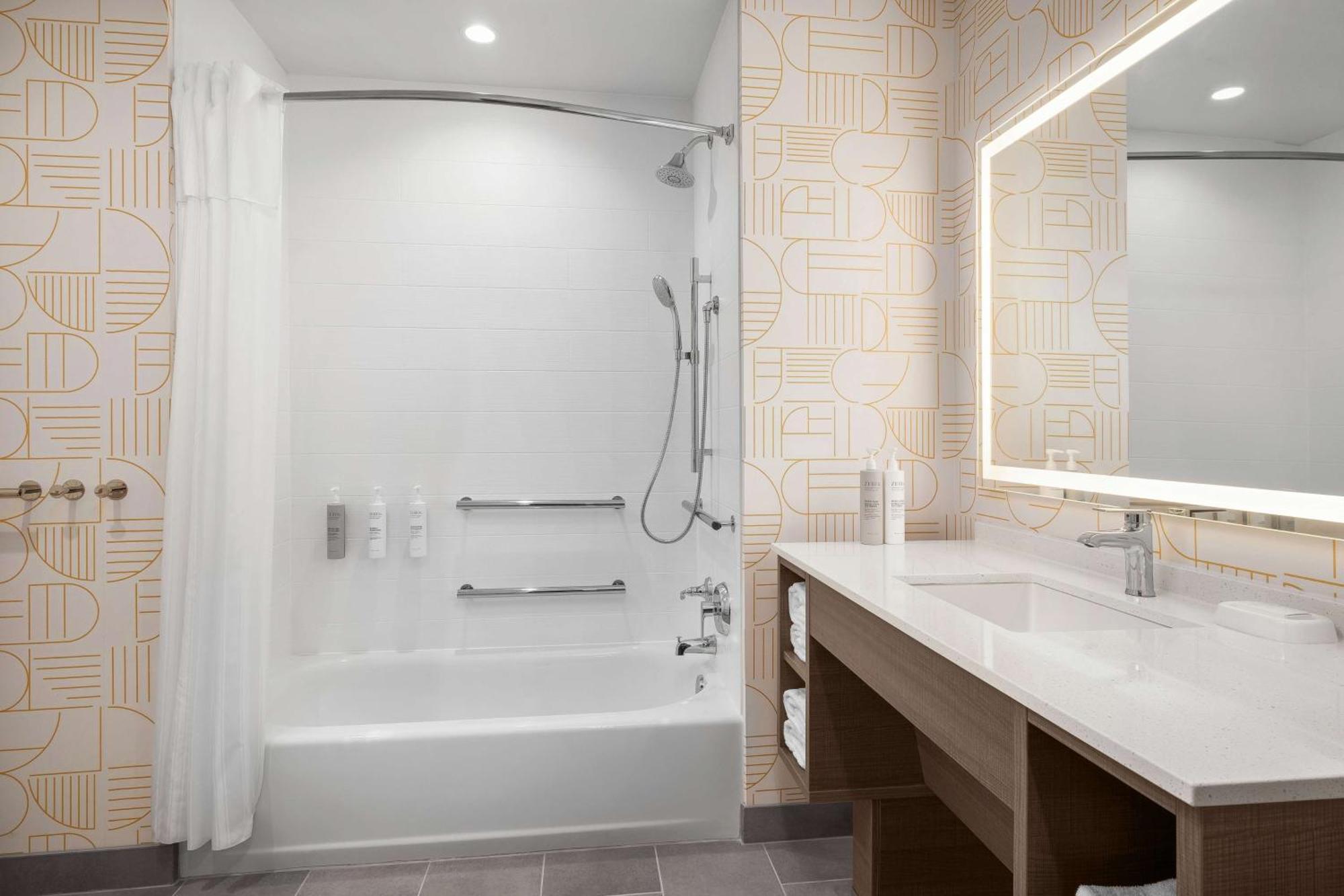 Home2 Suites By Hilton Юрика Екстериор снимка