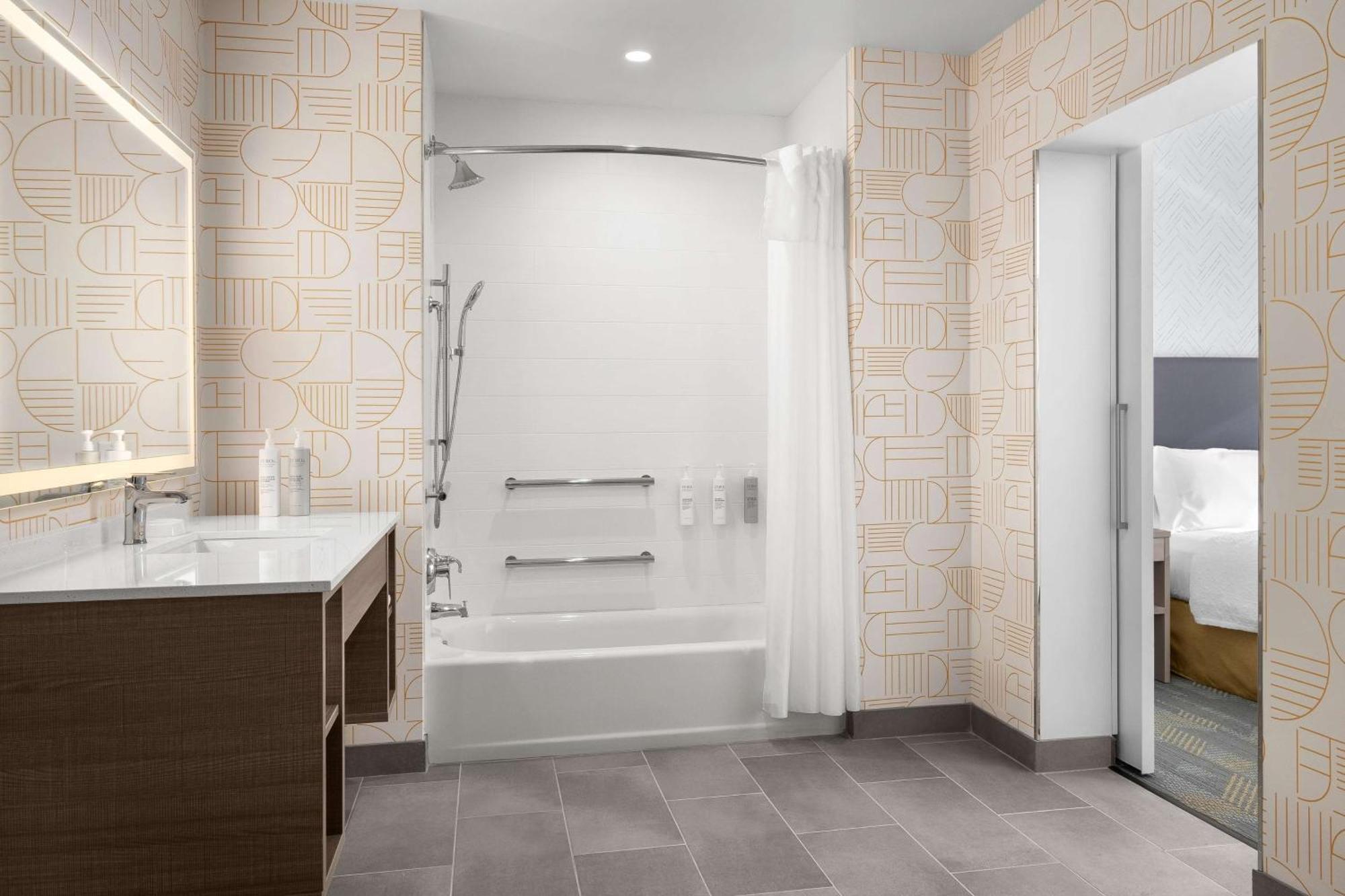 Home2 Suites By Hilton Юрика Екстериор снимка